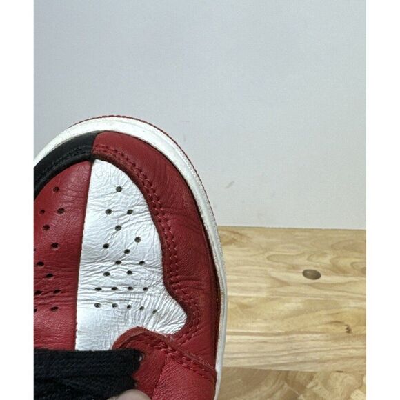 Jordan 1 Retro High OG NRG Homage to Home 2018 Size 4 / Women’s 5.5 Bred Chicago - Picture 11 of 13